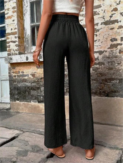Stylish casual trousers with pockets and elastic waistband for British women