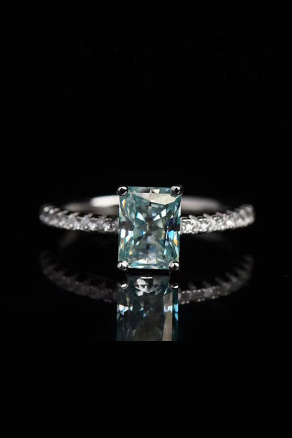 Trendha's 2-carat moissanite ring in a minimalist, modern design with platinum-plated sterling silver and zircon accents
