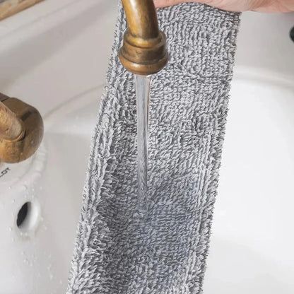 Premium Adjustable Duster for Effortless Household Cleaning - Telescopic Design, Flexible Microfiber Head, Durable Stainless Steel Construction