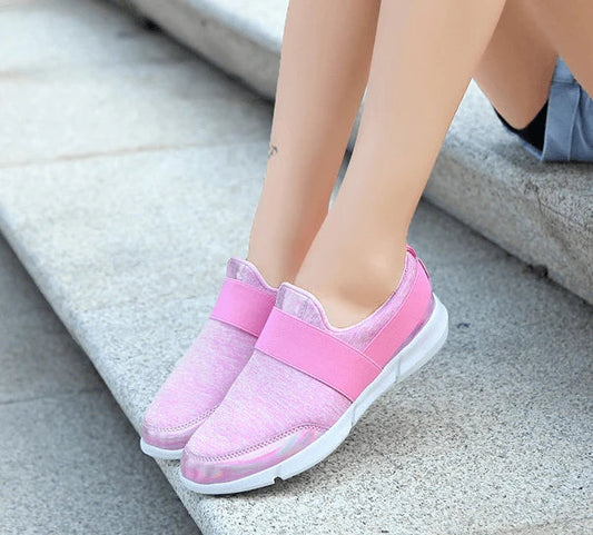 Lightweight ladies' casual slip-on shoes with breathable mesh upper and non-slip sole