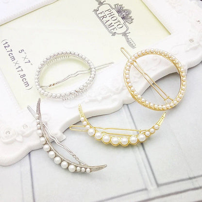 Elegant pearl hair clip with a sophisticated design, made of premium alloy materials for long-lasting durability and a secure fit.