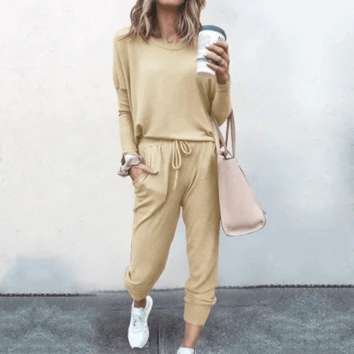 Premium casual loungewear set in soft pastel colours with long sleeves and elegant design