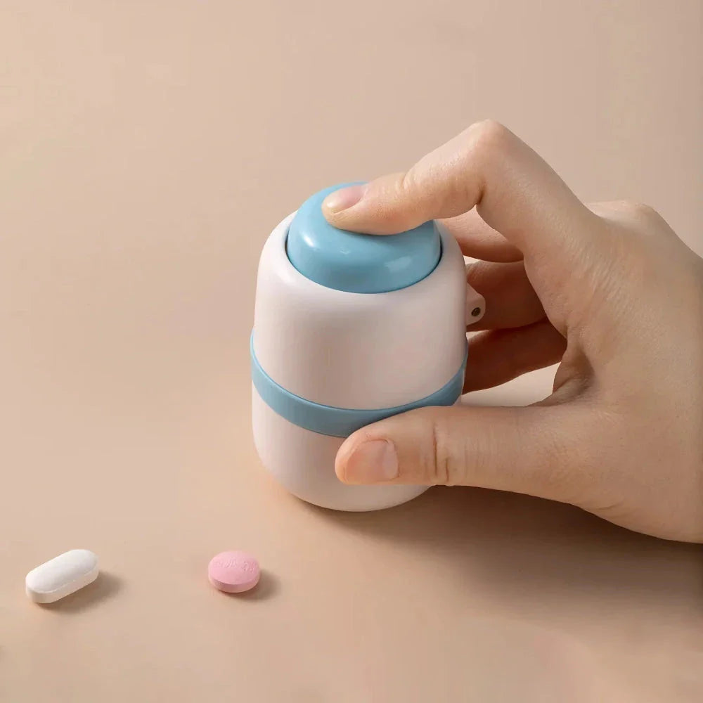 Portable 2-in-1 Pill Box with Pill Cutter, a compact and versatile medication organiser with cutting capabilities