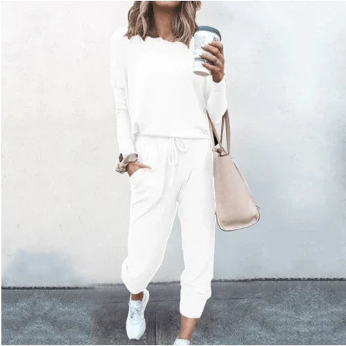 Premium casual loungewear set in soft pastel colours with long sleeves and elegant design