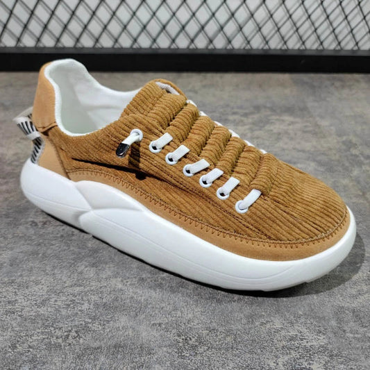 Fashionable British men's platform casual shoes in various colours and sizes