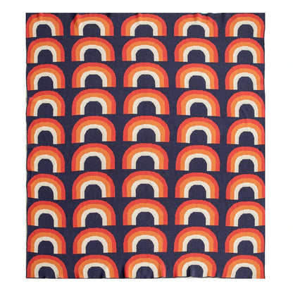 Cosy and vibrant 100% cotton knit throw blanket with a colourful rainbow pattern
