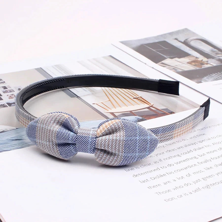 Charming bow headband for girls, a stylish hair accessory made from high-quality canvas and rubber for a comfortable, secure fit
