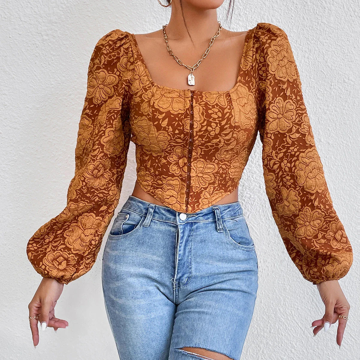 Embroidered long-sleeve tank top in brown, with square neckline and bubble sleeves