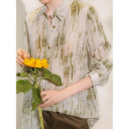 Elegant floral print ramie blouse for women, featuring a loose, comfortable fit and a polished turn-down collar design.