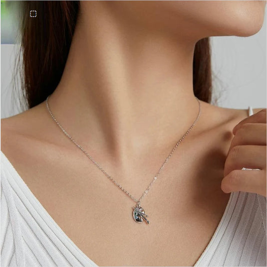 Elegant 925 silver necklace with white gold plated palette design and adjustable chain