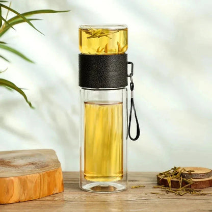Elegant 400ml double-walled glass tea infuser bottle with wooden accent, perfect for brewing loose leaf tea or infusing water