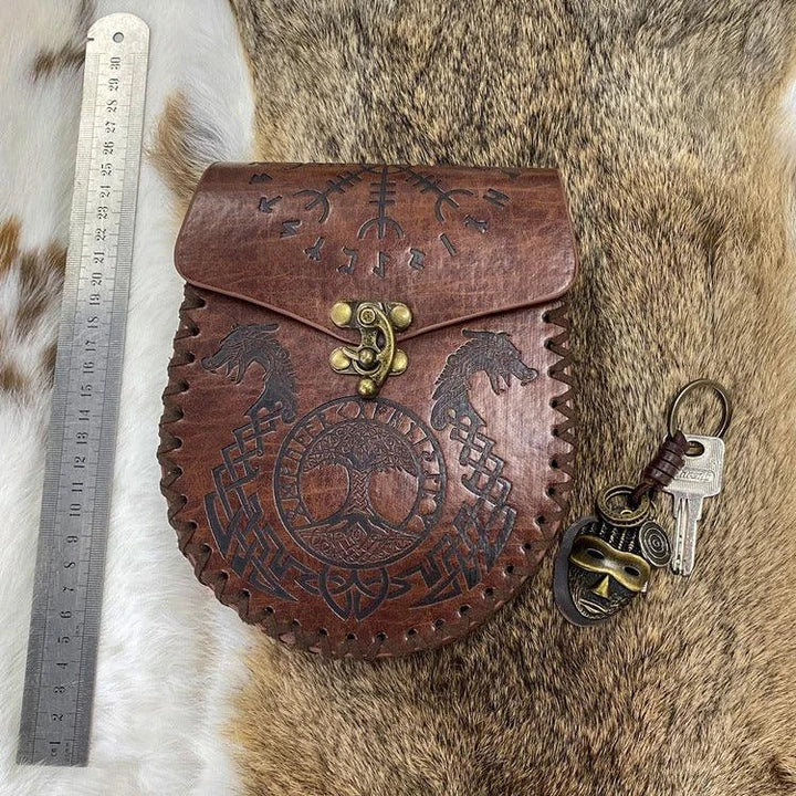 Renaissance-inspired PU leather waist purse with double-dragon and double-wolf design, a stylish accessory for cosplay and photography.
