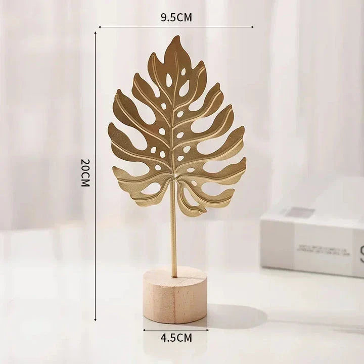 Elegant Nordic-style ginkgo leaf iron wall decor with intricate leaf motif and sleek metal construction