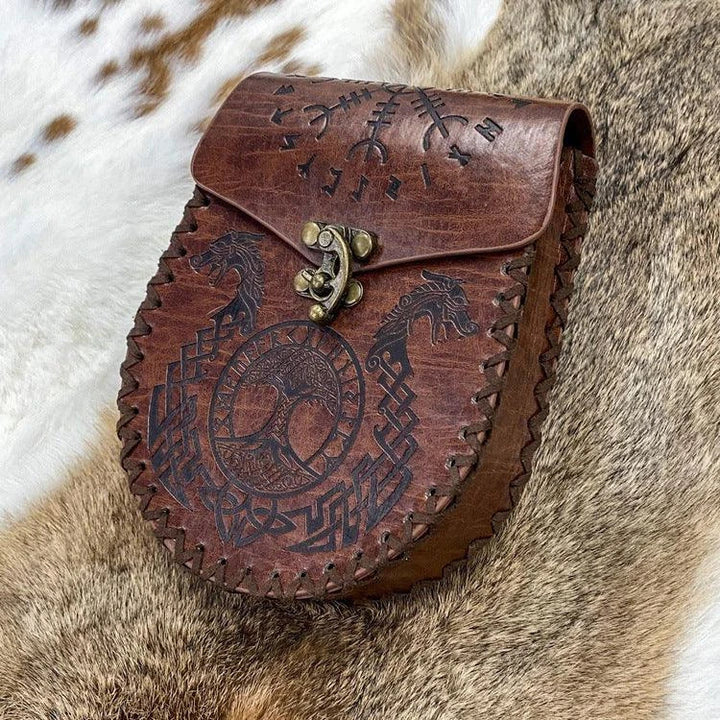 Renaissance-inspired PU leather waist purse with double-dragon and double-wolf design, a stylish accessory for cosplay and photography.