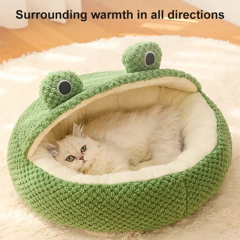 Cosy frog-shaped pet bed made of plush bubble velvet material, providing warmth and comfort for small cats and dogs