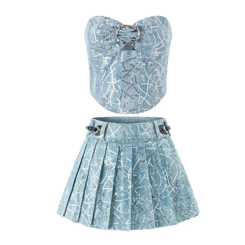 Glamorous 90s-inspired sequin 2-piece outfit with off-the-shoulder corset top and mini pleated skirt