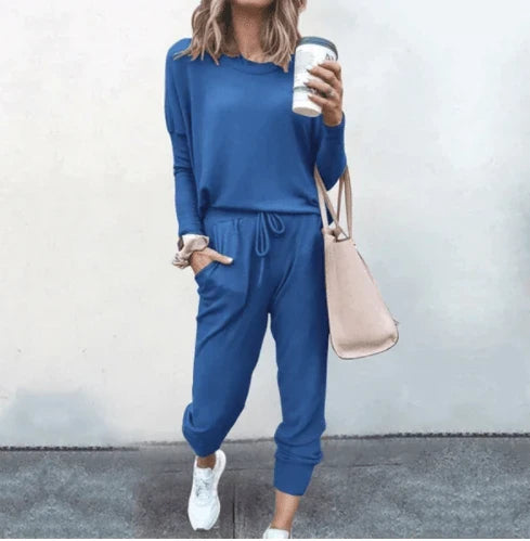 Premium casual loungewear set in soft pastel colours with long sleeves and elegant design