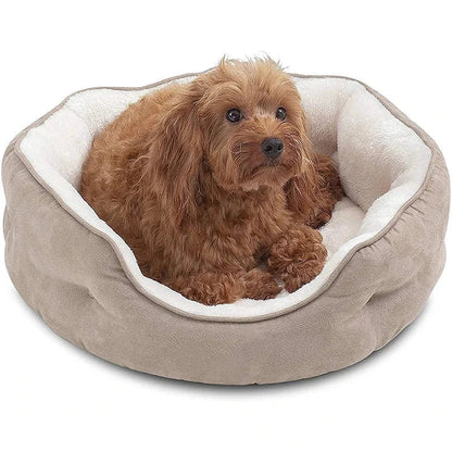 Cosy round pet bed made of soft microfibre fleece with a non-slip base, perfect for small dogs and cats to relax and sleep comfortably.