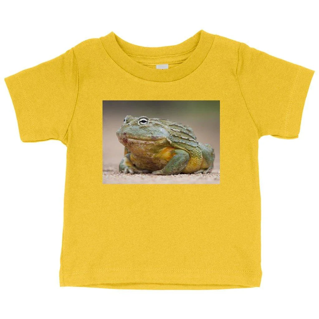 Soft and flexible baby bullfrog t-shirt in white, with crew neck and short sleeves for a classic look