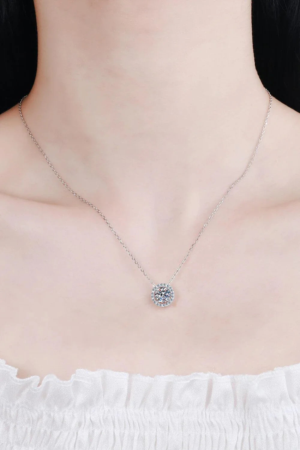 Exquisite 1-carat moissanite pendant necklace in 925 sterling silver with zircon accents