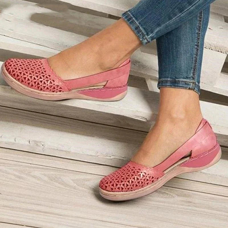 Fashionable hollow-out Baotou sandals for women in various colours and sizes