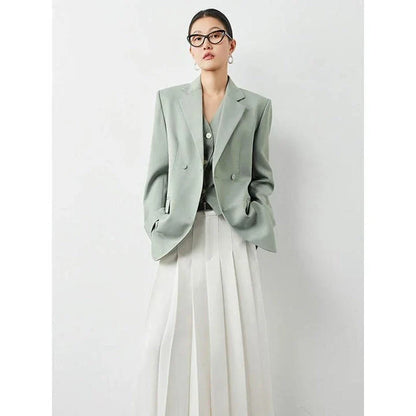 Elegant green double-breasted blazer with a stylish design and premium materials for a sophisticated look