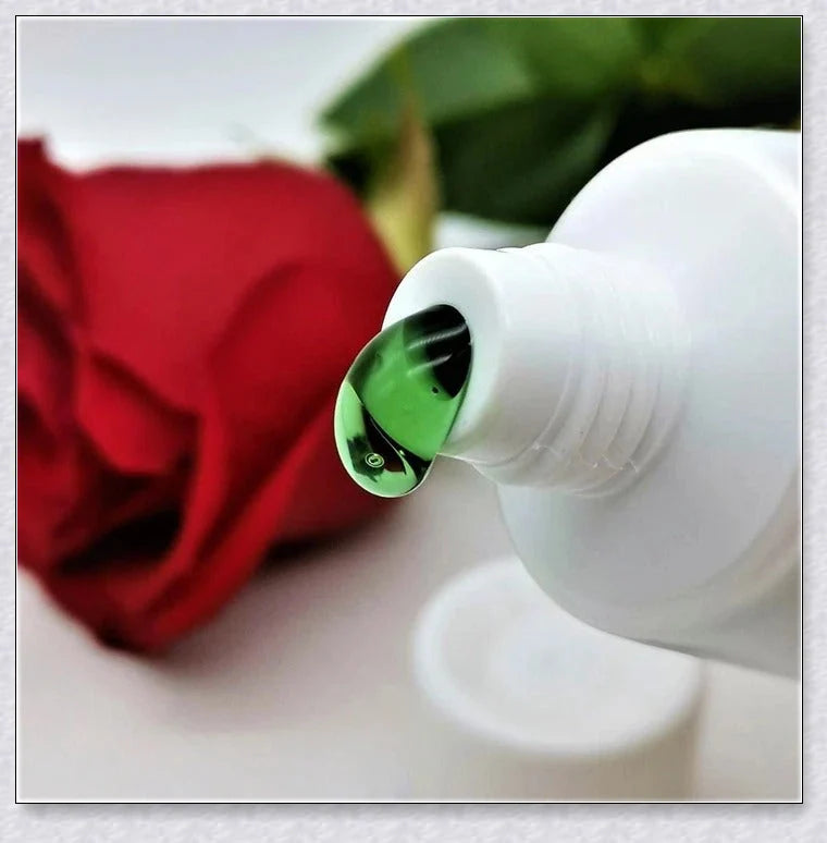 Nourishing Green Tea Peel-Off Mask with botanical extracts for a radiant, healthy-looking complexion