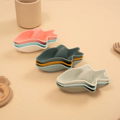 Charming shark-themed baby bath toys made of safe, BPA-free silicone for splashing and water play