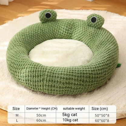 Cosy frog-shaped pet bed made of plush bubble velvet material, providing warmth and comfort for small cats and dogs
