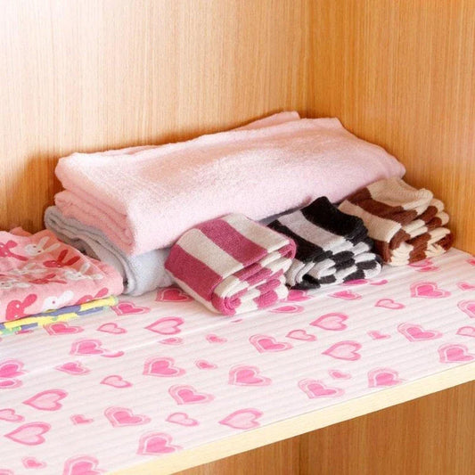 Premium disposable table covers in two sizes, made with durable PET material for convenient and elegant dining experiences in British homes.