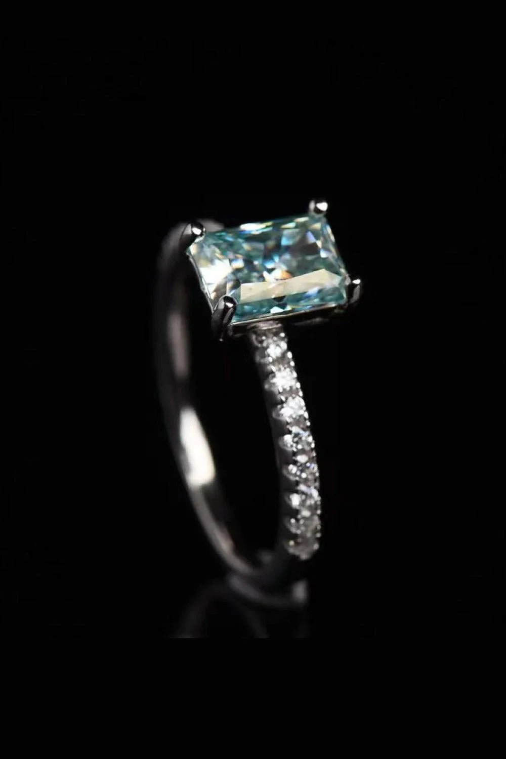 Trendha's 2-carat moissanite ring in a minimalist, modern design with platinum-plated sterling silver and zircon accents