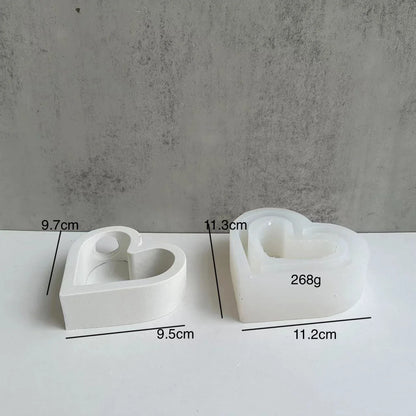 Heart-shaped silicone mould for creating unique hydroponic flower vases