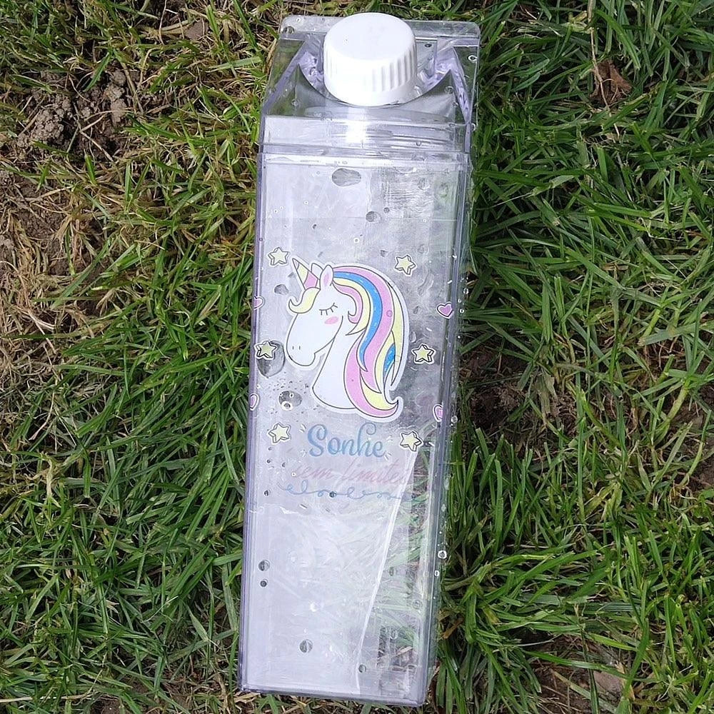 Premium transparent water bottle made with eco-friendly materials, featuring a crystal-clear design and durable construction for everyday hydration