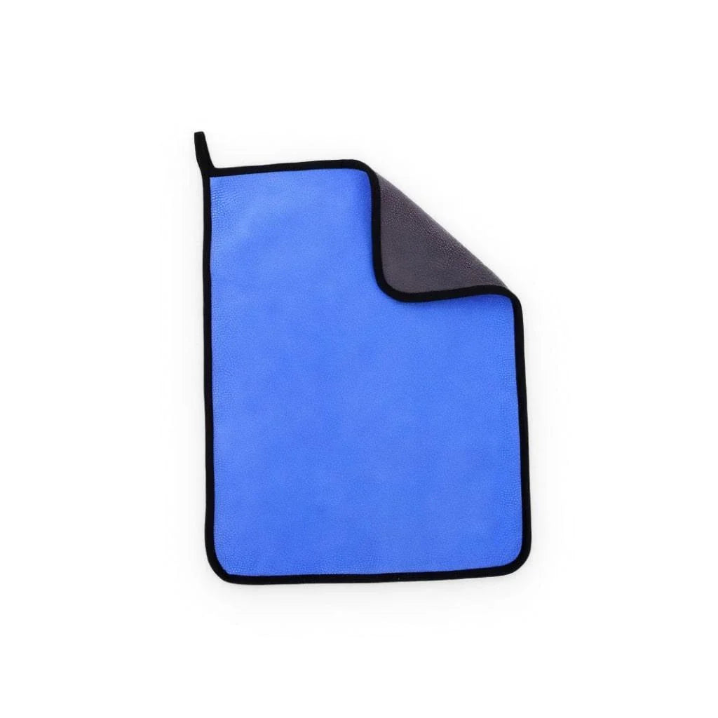 Absorbent velvet towel in various colours, perfect for cleaning and drying without scratches