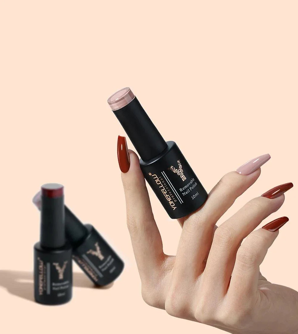Dazzling 9D cat magnetic gel nail polish in a white shade, creating a captivating, shifting sparkle effect for elegant autumn nails