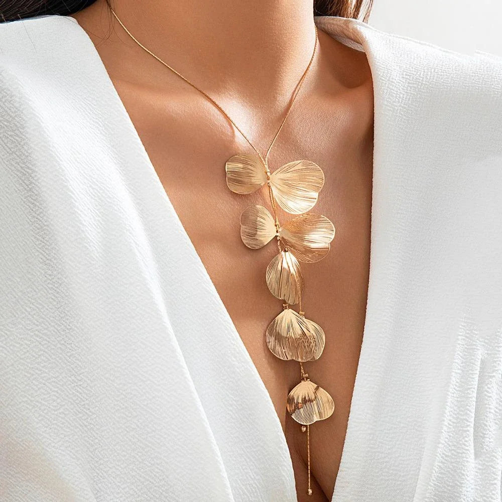 Elegant Kpop-inspired flower petal choker necklace in radiant gold colour, featuring a beautiful pendant and chic snake chain design