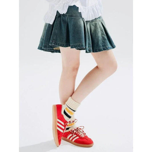 Stylish and comfortable denim A-line skirt with pockets, perfect for autumn and winter in the UK