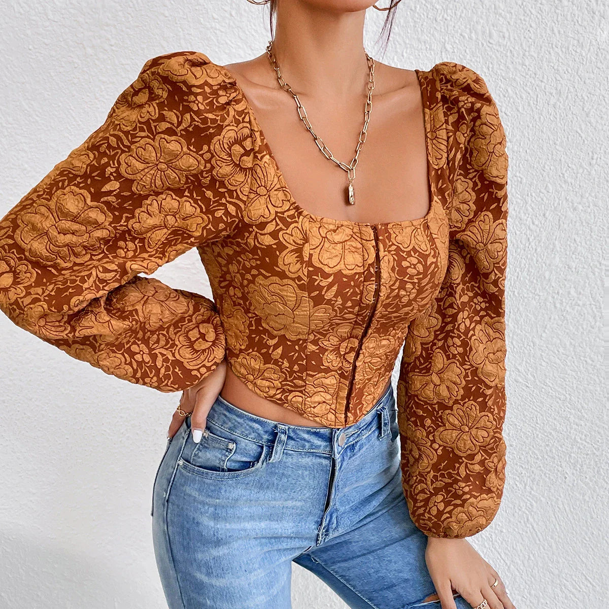 Embroidered long-sleeve tank top in brown, with square neckline and bubble sleeves