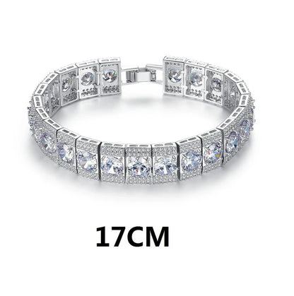 Premium copper and zircon bracelet with a captivating shine and adjustable design for a comfortable, personalised fit.