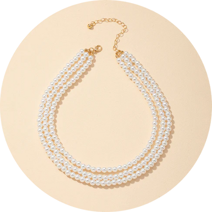 Elegant multilayered pearl necklace with a timeless design inspired by the glamour of the 1920s