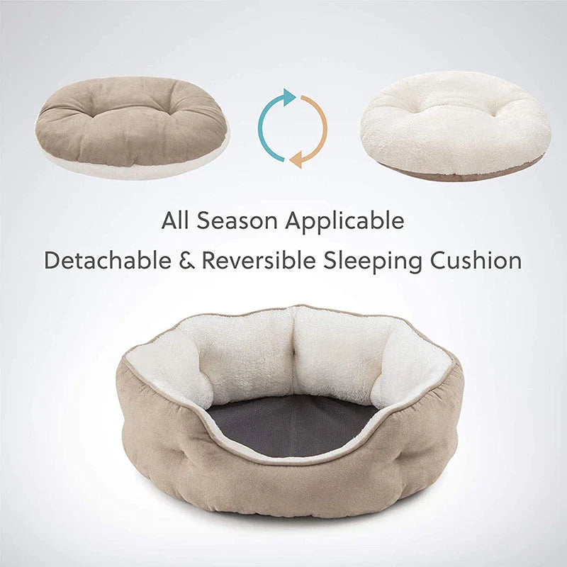Cosy round pet bed made of soft microfibre fleece with a non-slip base, perfect for small dogs and cats to relax and sleep comfortably.