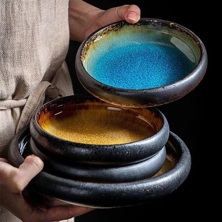 Elegant ice-inspired ceramic platter with a captivating split-glaze finish, showcasing the beauty of British craftsmanship