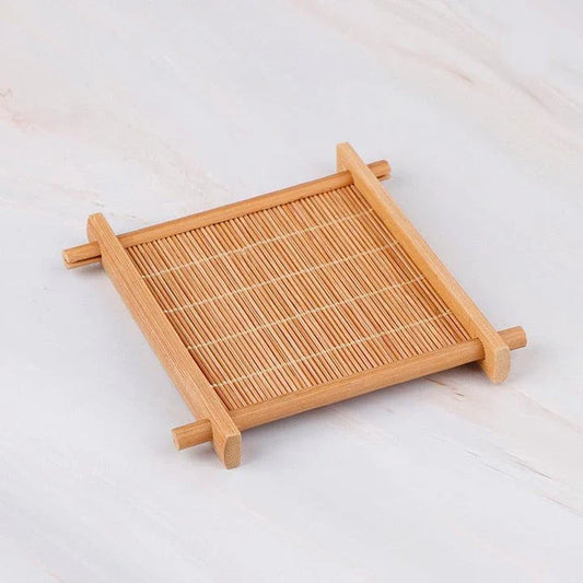Premium heat-retaining bamboo dish tray in a modern, elegant design for serving hot meals and entertaining
