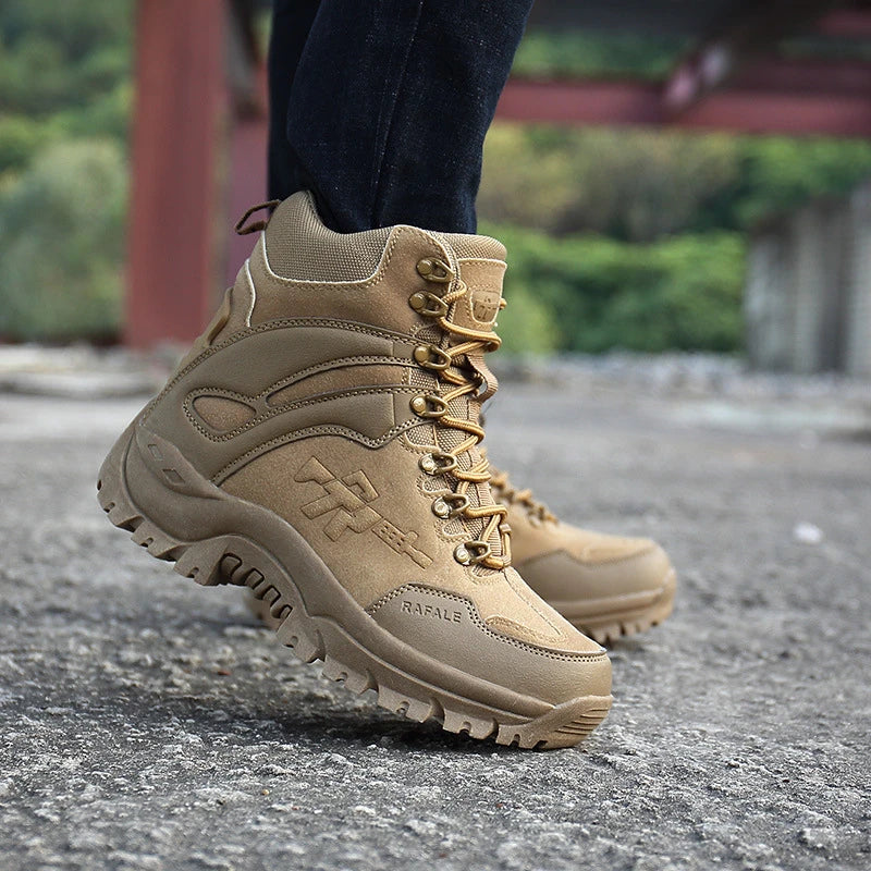 Sturdy, high-performance outdoor combat boots with premium double-sided velvet and leather construction for rugged adventures