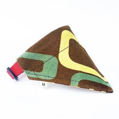 Stylish crossbody bag for women in various colours, with ample storage space and a secure zipper closure